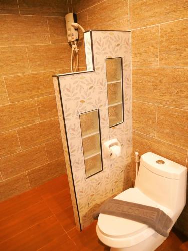 Bilik mandi di Sabaidee mansion&hotel