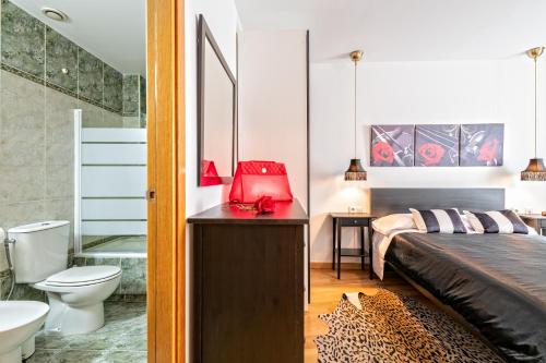 Kúpeľňa v ubytovaní Cálido apartamento con piscina en Barcelona