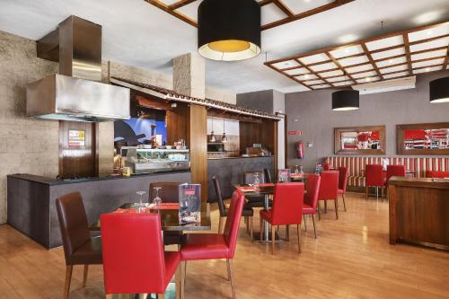 Lounge atau bar di Hotel Metropolitan Playa 3 Sup