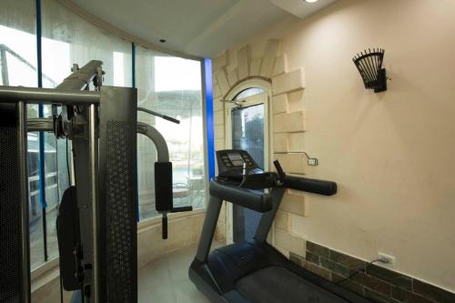 Centrul de fitness și/sau facilități de fitness de la Resort altayar Villa altayar 1 Aqua Park with Sea View