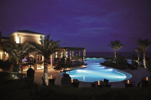 Bazén v ubytování Anantara Desert Islands Resort & Spa nebo v jeho okolí