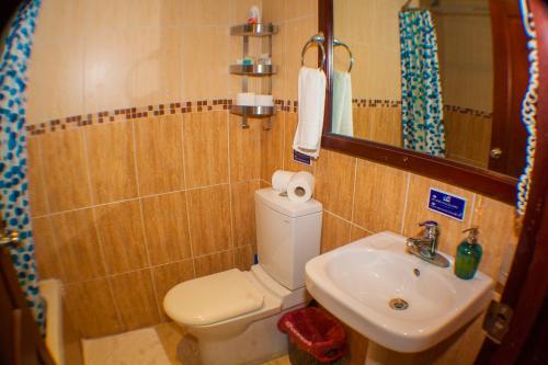 Ένα μπάνιο στο Cocotal Bavaro Apartments