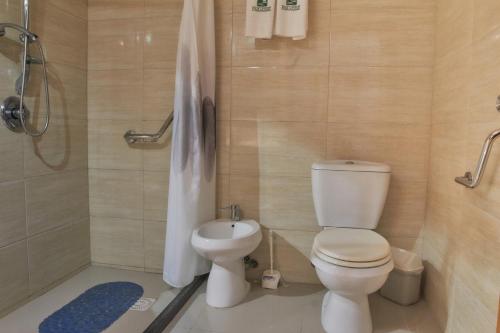 Salle de bains dans l'établissement Paradise Complejo Turístico