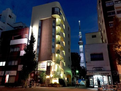 Το κτήριο όπου στεγάζεται  το ξενοδοχείο ημιδιαμονής