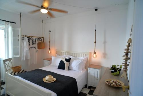 En eller flere senge i et værelse på White Sea Houses