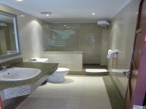 حمام في Romance Hotel & Aqua Park