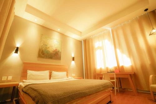 Postel nebo postele na pokoji v ubytování Monster B&B
