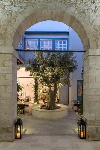 Ein Garten an der Unterkunft S Paul City Hotel