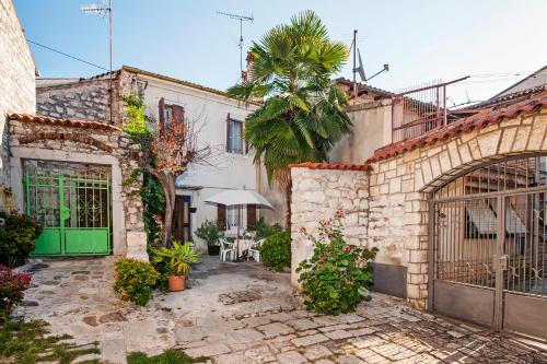 STELA - One Bedroom Apartment