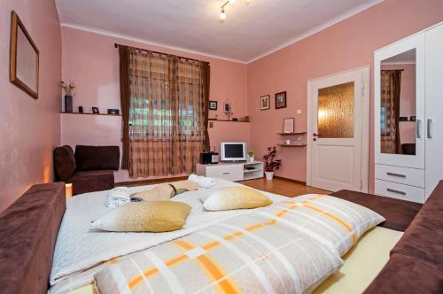 STELA - One Bedroom Apartment