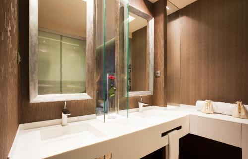 Ein Badezimmer in der Unterkunft Hotel MiM Sitges & Spa