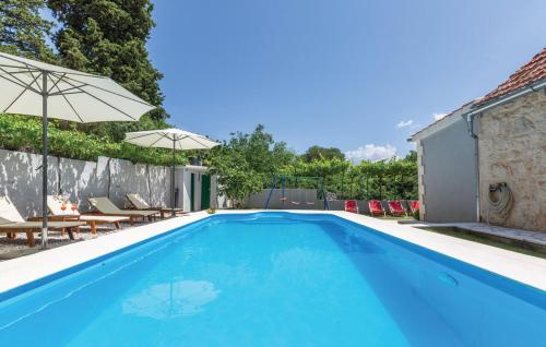 المسبح في Holiday Home Zezevica - Heated Pool أو بالجوار