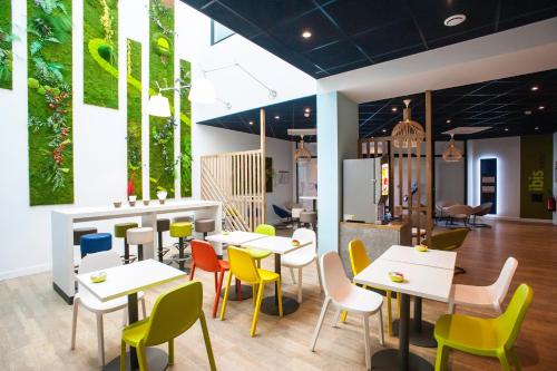 Гостиная зона в Ibis Budget Château-Thierry