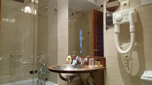 Koupelna v ubytování Hotel Rural Vado del Duratón