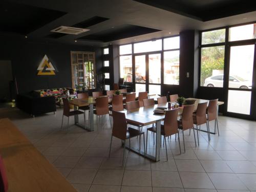 Leonidaion Guesthouseにあるレストランまたは飲食店