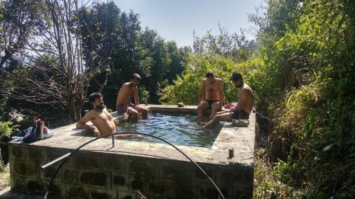 Επισκέπτες που μένουν στο Vista Hostel Jeolikote, Nainital