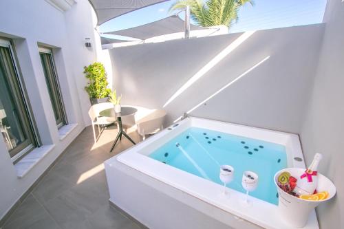 Fotografie z fotogalerie ubytování Marquise Suites - Adults Only ve Fiře