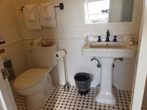 Un baño de Manresa Castle
