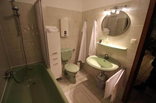 Bilik mandi di Ferienwohnung am Baldeneysee