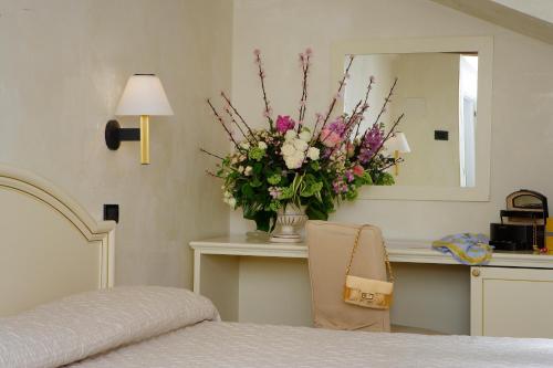 Hotel Carlton Capri Image