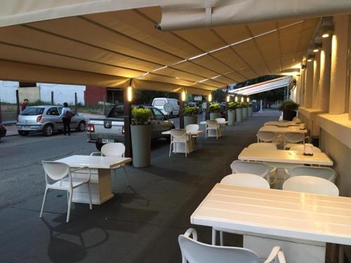 Restoran atau tempat lain untuk makan di Hotel Rex