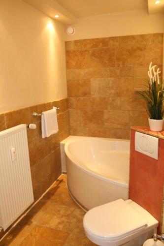 Ένα μπάνιο στο Ferienwohnung Müller