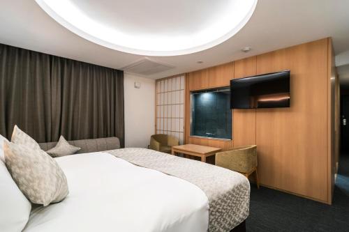 Kyoto Shijo Takakura Hotel Grandereverie