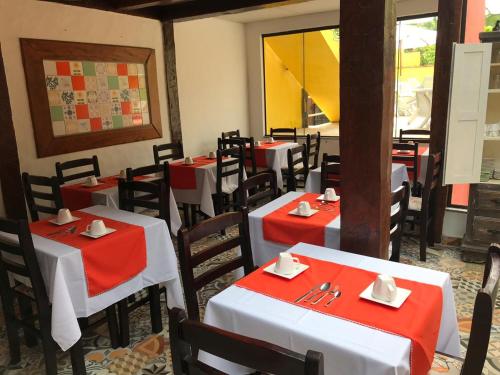 Restoran ili neka druga zalogajnica u objektu Pousada Vila do Sol Juquehy