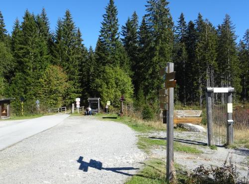 a road with a cross on the side of it at Apartment Almberg in Mitterfirmiansreut