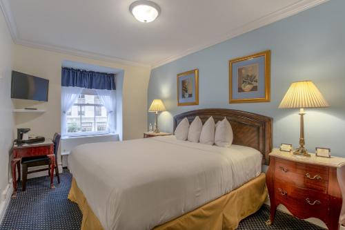 3 West Club Image