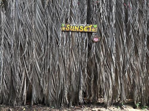 Certifikát, hodnocení, plakát nebo jiný dokument vystavený v ubytování Sunset Bungalow Koh Chang Ranong