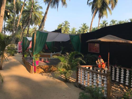 Zahrada ubytování Art Resort Goa