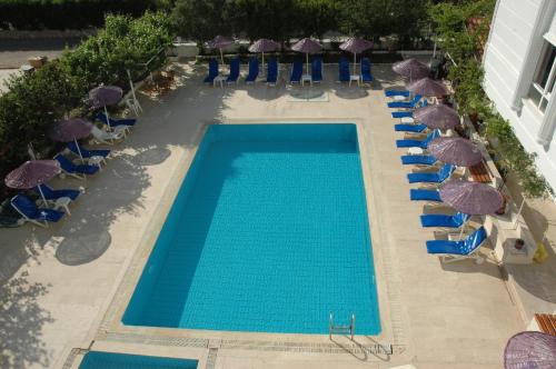Bazén v ubytování Doruk Hotel & Suits nebo v jeho okolí