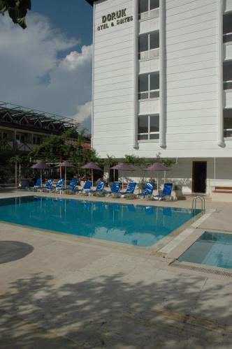 Bazén v ubytování Doruk Hotel & Suits nebo v jeho okolí