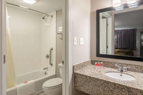 Gallery image of Econo Lodge East Ridge - Chattanooga in Chattanooga