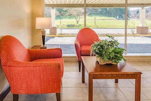 Zona de estar de Econo Lodge Lexington Downtown near I-81