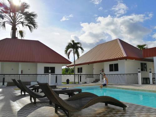 Gallery image of Heartland Hotel Serviced Rooms & Apartments. in Panglao