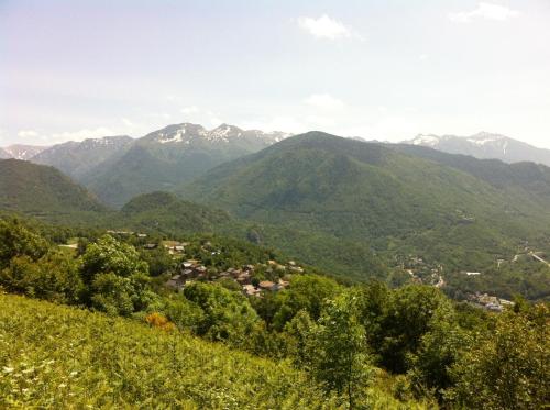 a view of a valley with mountains in the background at Les Granges d'Ignaux in Ignaux