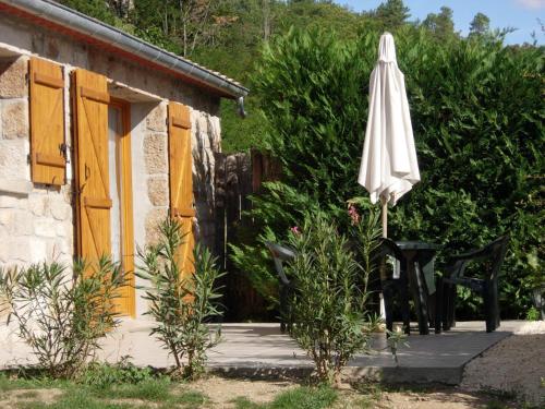 Taman di luar Location de gites Les Sources Chambonas/Les Vans