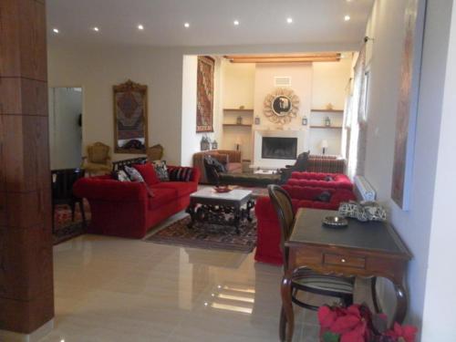 Χώρος καθιστικού στο Beit El Kroum Boutique Hotel