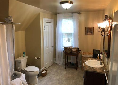Gallery image of The Parsonage Inn B&B in Grand Rapids