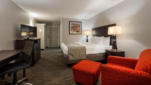 โทรทัศน์และ/หรือระบบความบันเทิงของ Best Western St Louis Kirkwood Route 66