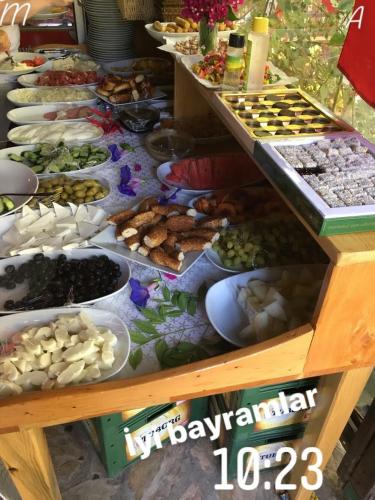 Jídlo v hotelu nebo okolí