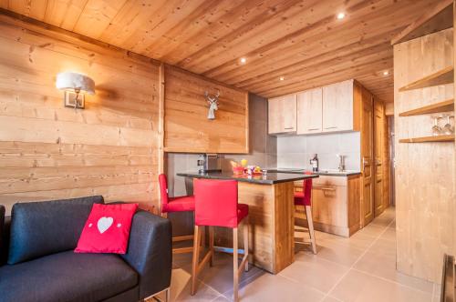 Val Thorens-Cosy Appartement avec vue Vanoise 566にあるキッチンまたは簡易キッチン