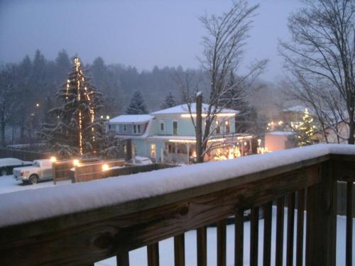 Townhouse W Private Deck & Mt View om vinteren