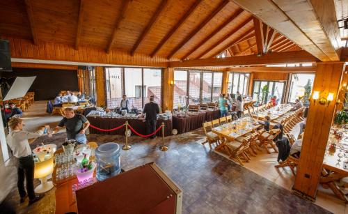 Гостиная зона в Eden Grand Resort