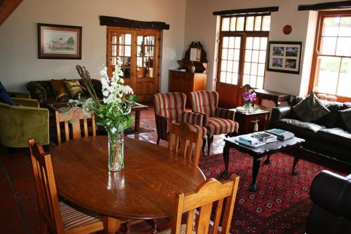 
A restaurant or other place to eat at Rietfontein Ostrich Palace
