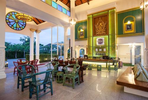 Gallery image of Supicha Pool Access Hotel - SHA Plus in Phuket