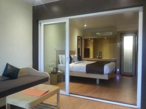 Gallery image of Darshan Hotel in Ooty