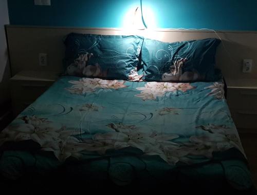 Una cama o camas en una habitación de Libera